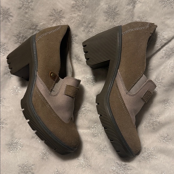 CAT Caterpillar Tan Suede Lug Sole Shoes - Picture 14 of 15